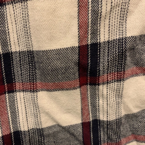 TNA Brewster Shirt with Hood NWT, size L - Picture 3 of 3